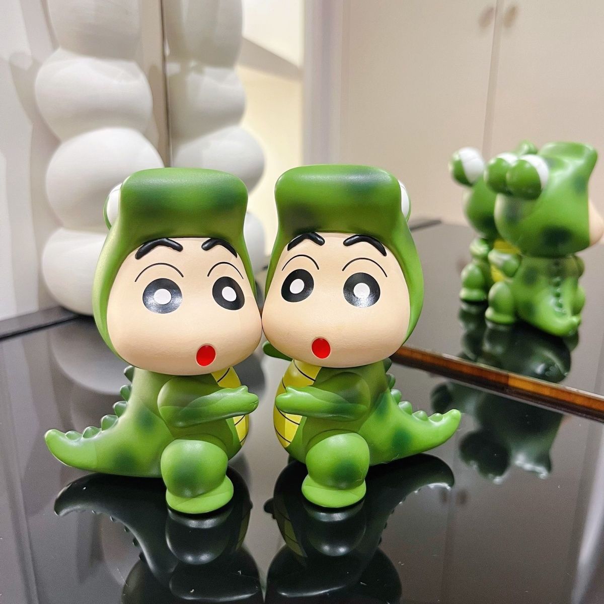 Crayon Shin-chan figurine in a - Home Office Design review and price
